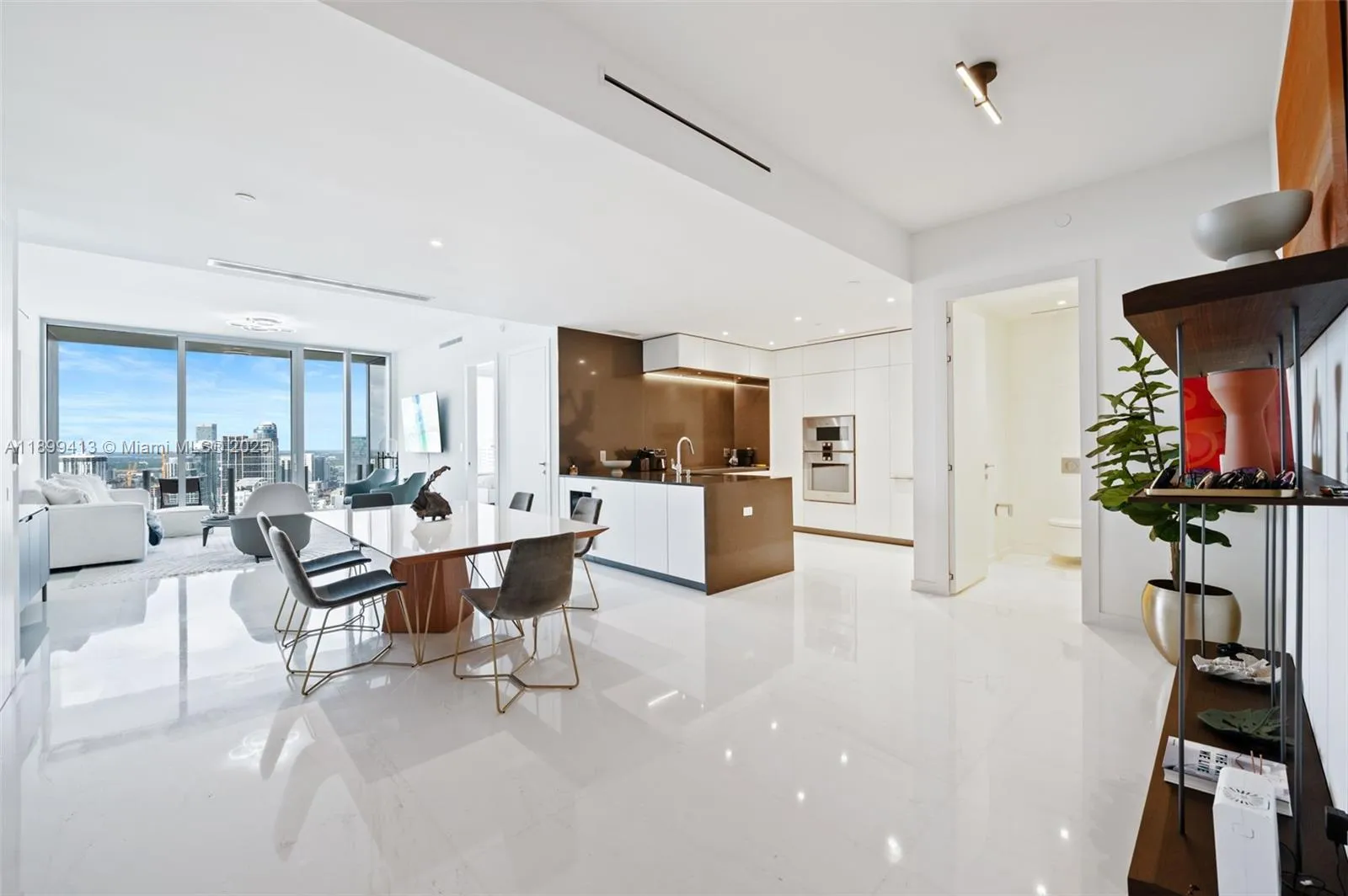 300 Biscayne Blvd Way # 4909, Miami FL 33131