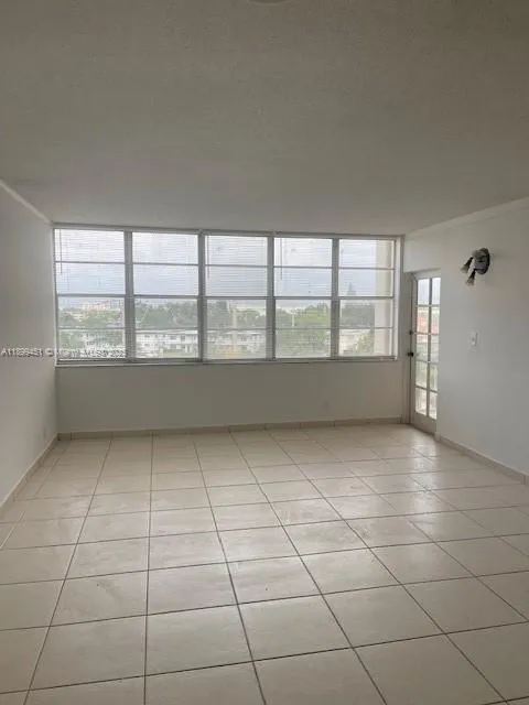 2025 NE 164th St # 515, North Miami Beach FL 33162