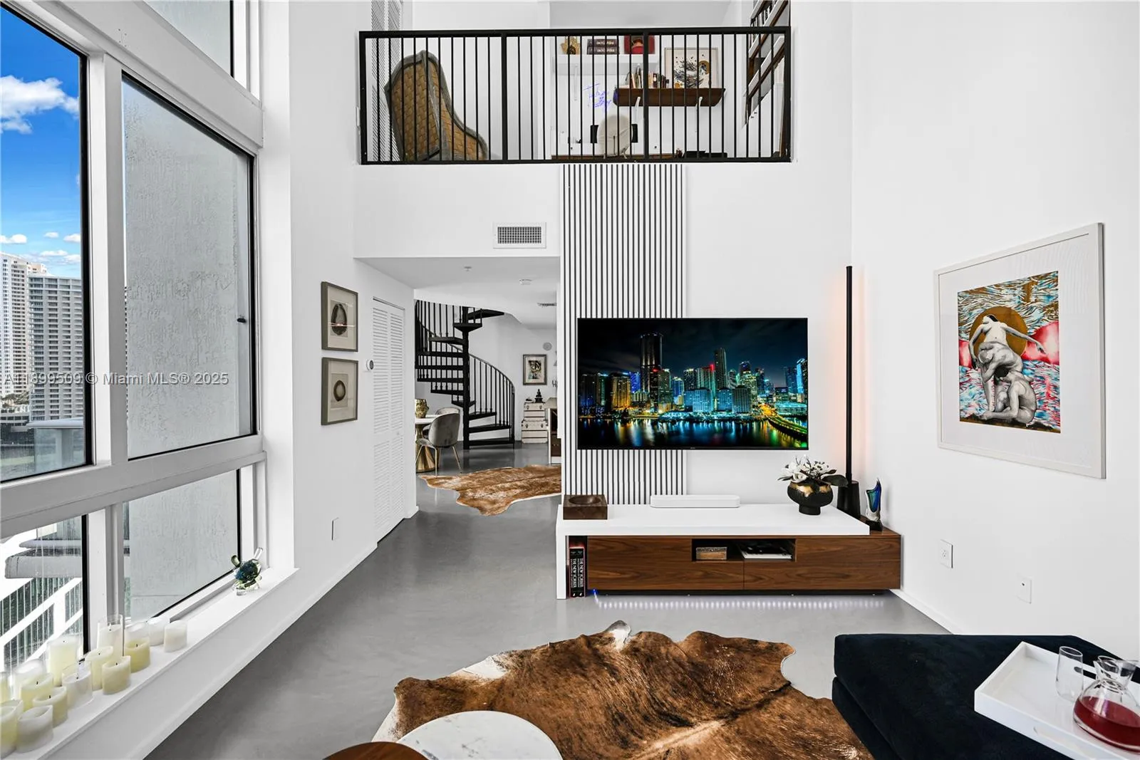 1 bedroom 1 bath for sale at 300 S Biscayne Blvd # 1232, Miami FL 33131