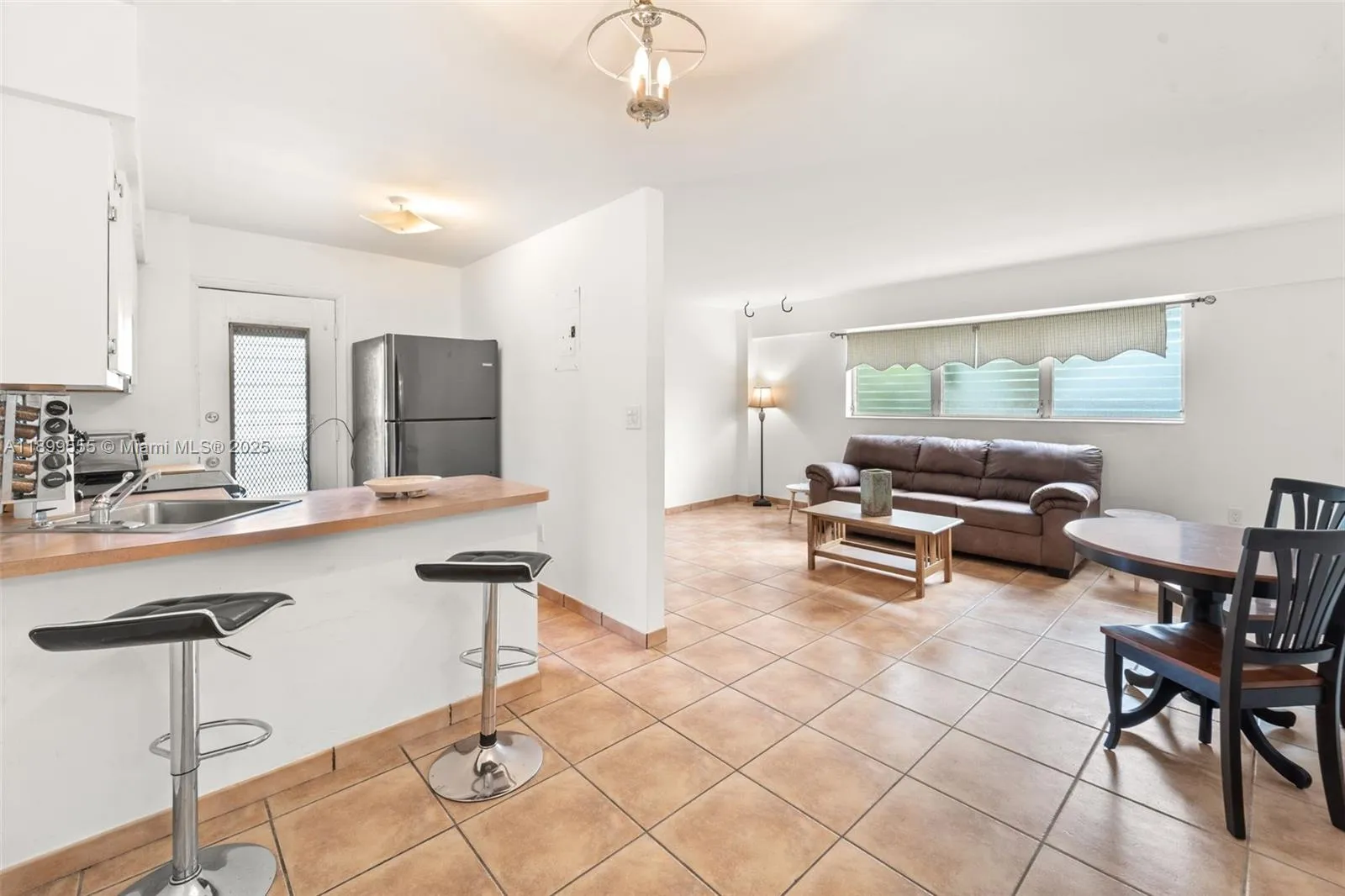 1 bedroom 1 bath for sale at 1614 West Ave # 206, Miami Beach FL 33139