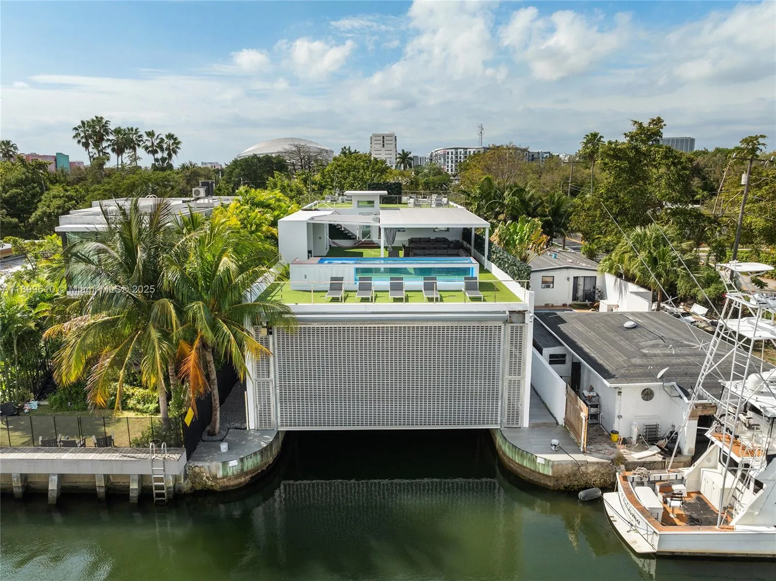 4 bedroom 5 bath for sale at 641 NW 7th St Rd, Miami FL 33136