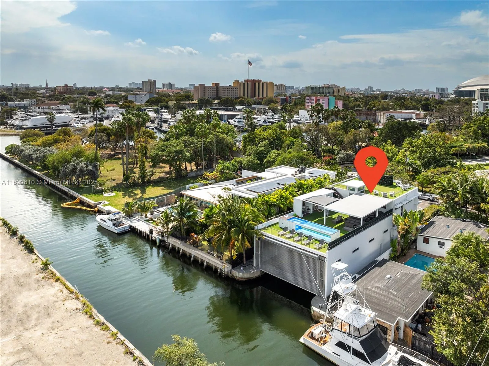 641 NW 7th St Rd, Miami FL 33136