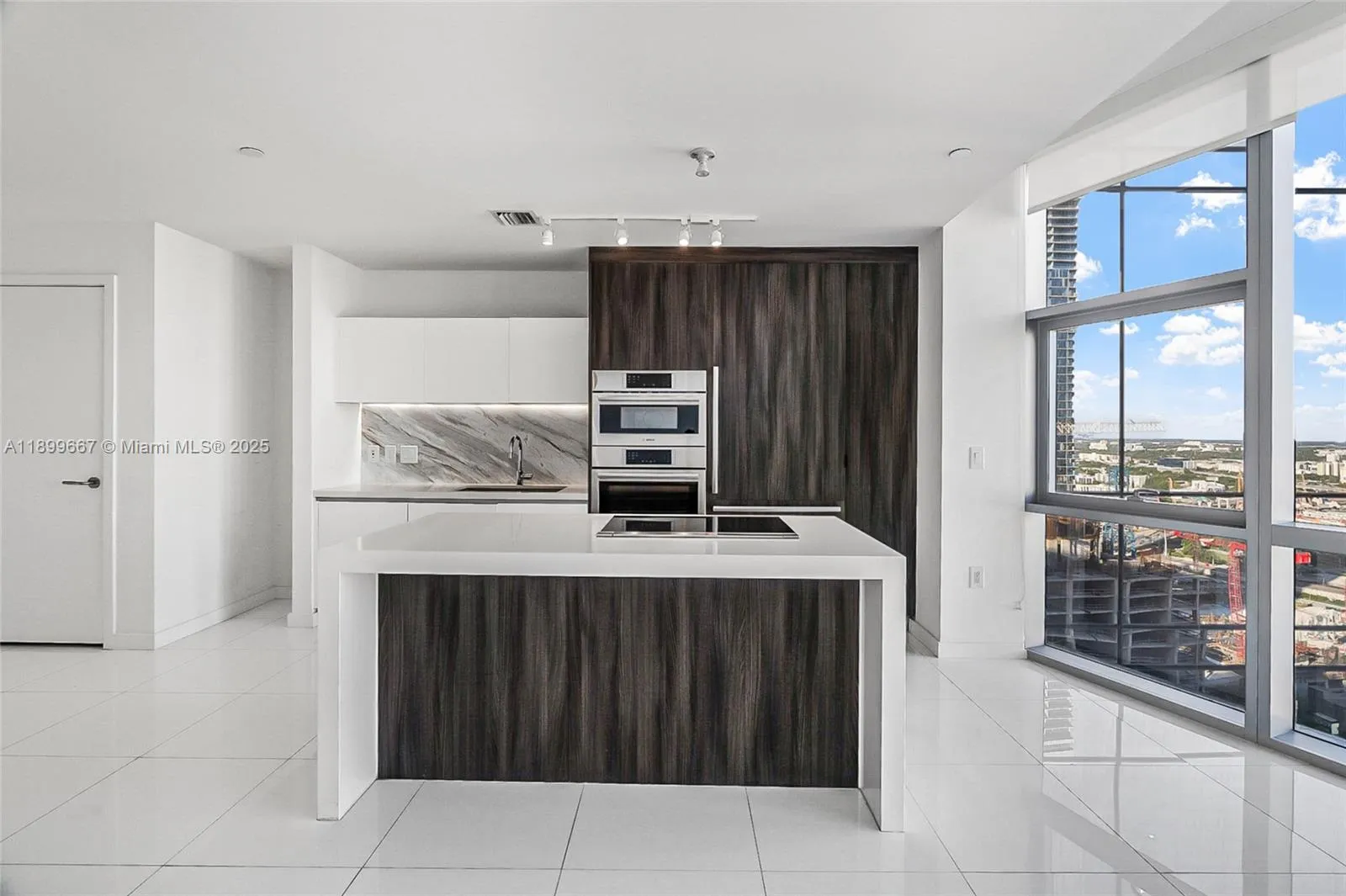 851 NE 1st Ave # 2802, Miami FL 33132