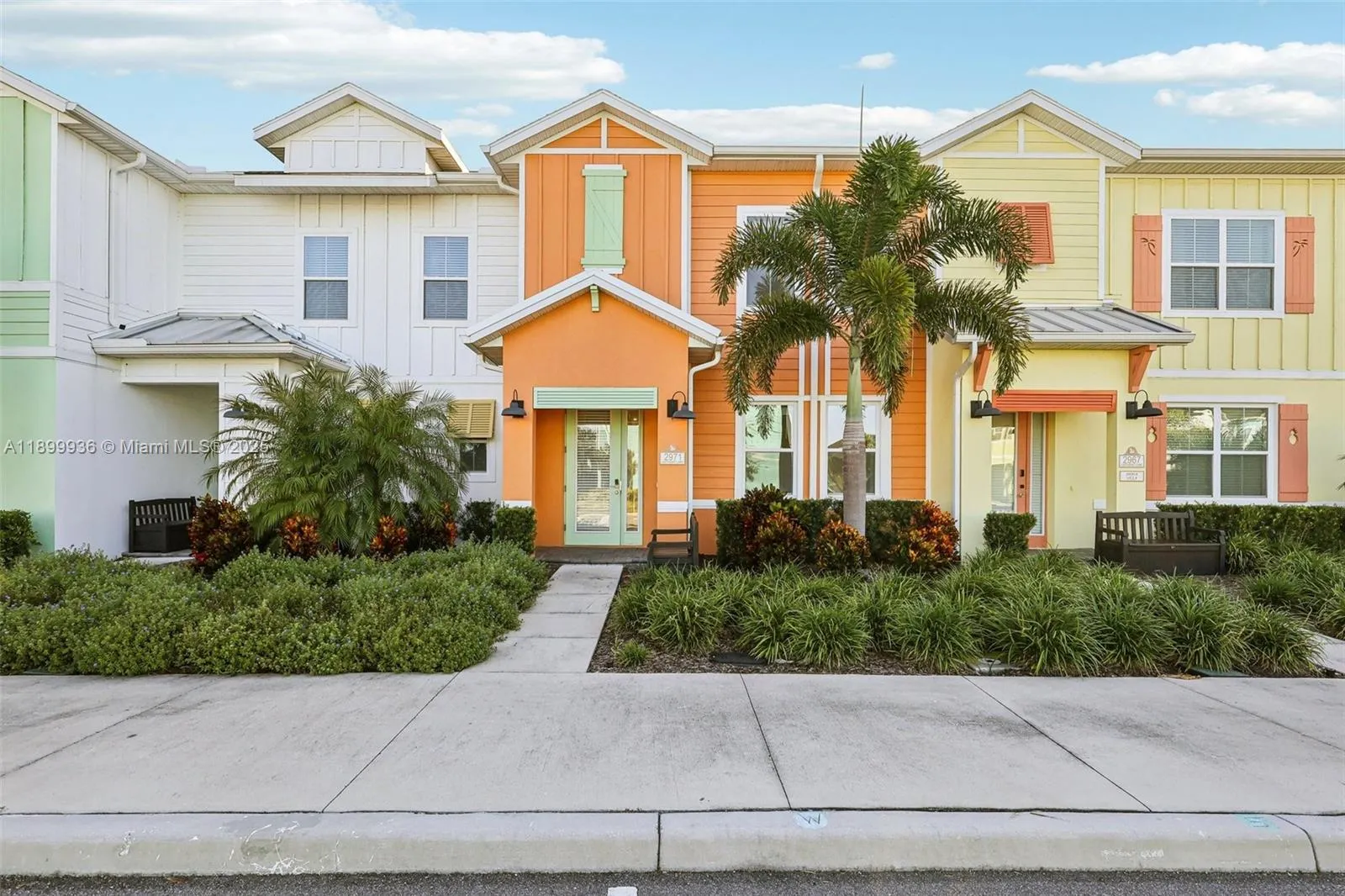 3 bedroom 3 bath for sale at 2971 Castaway Lane, Kissimmee FL 34747