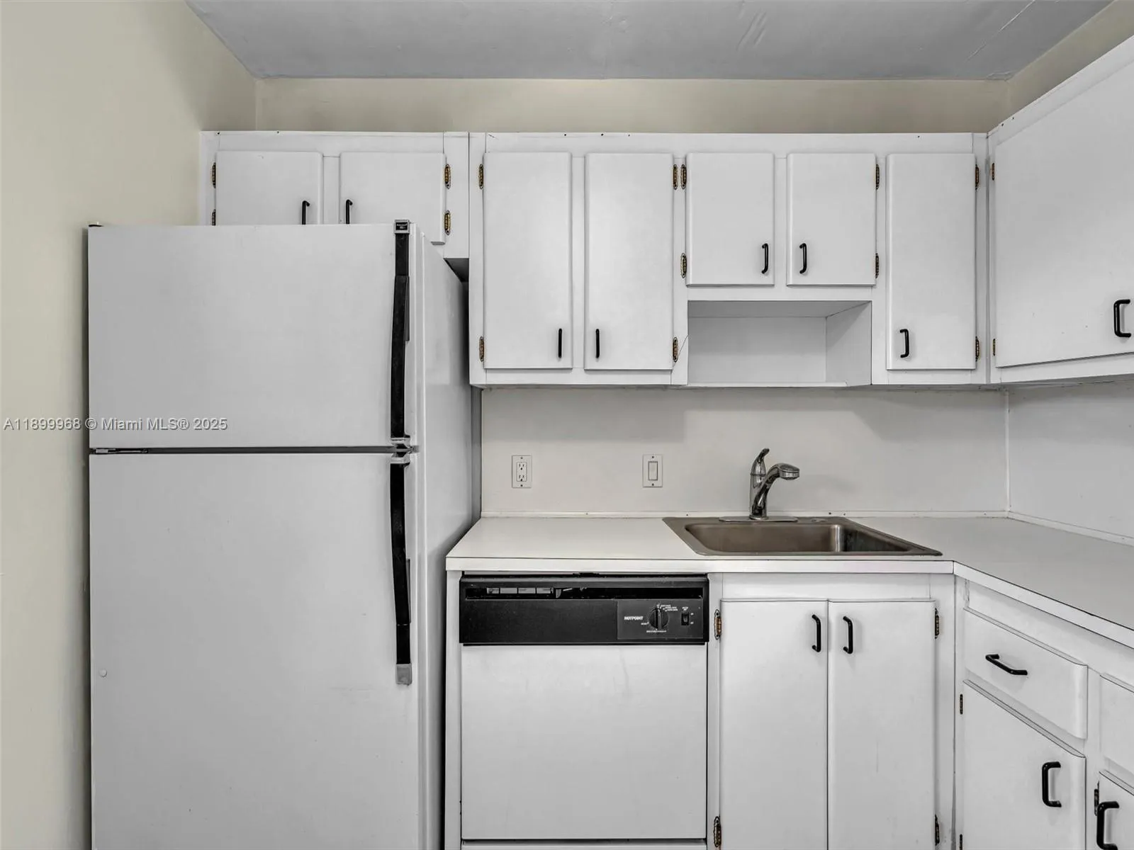 20500 W Country Club Dr # 203, Aventura FL 33180