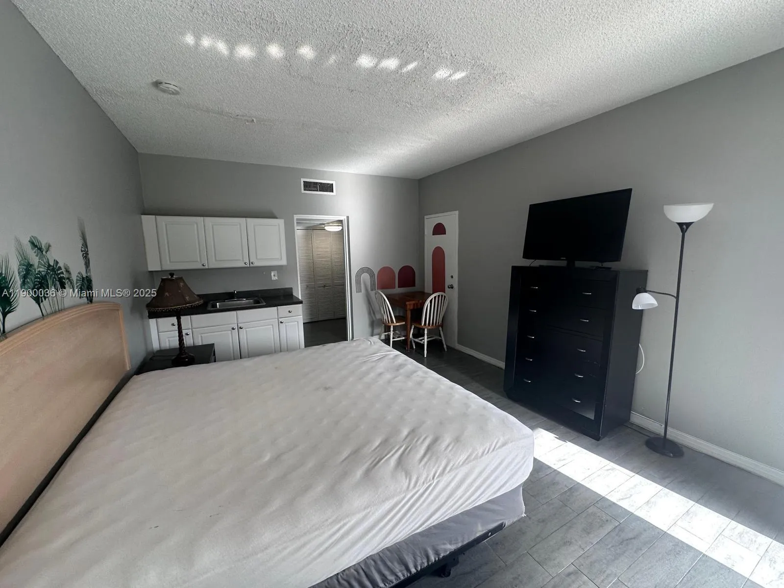 26 Diplomat Pkwy # 2342, Hallandale Beach FL 33009