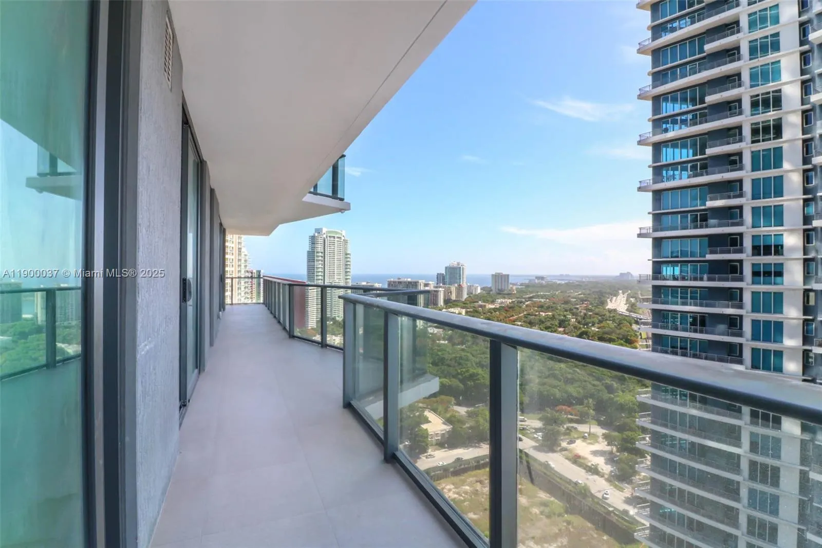 3 bedroom 2 bath for sale at 1300 S Miami Ave # 2706, Miami FL 33130
