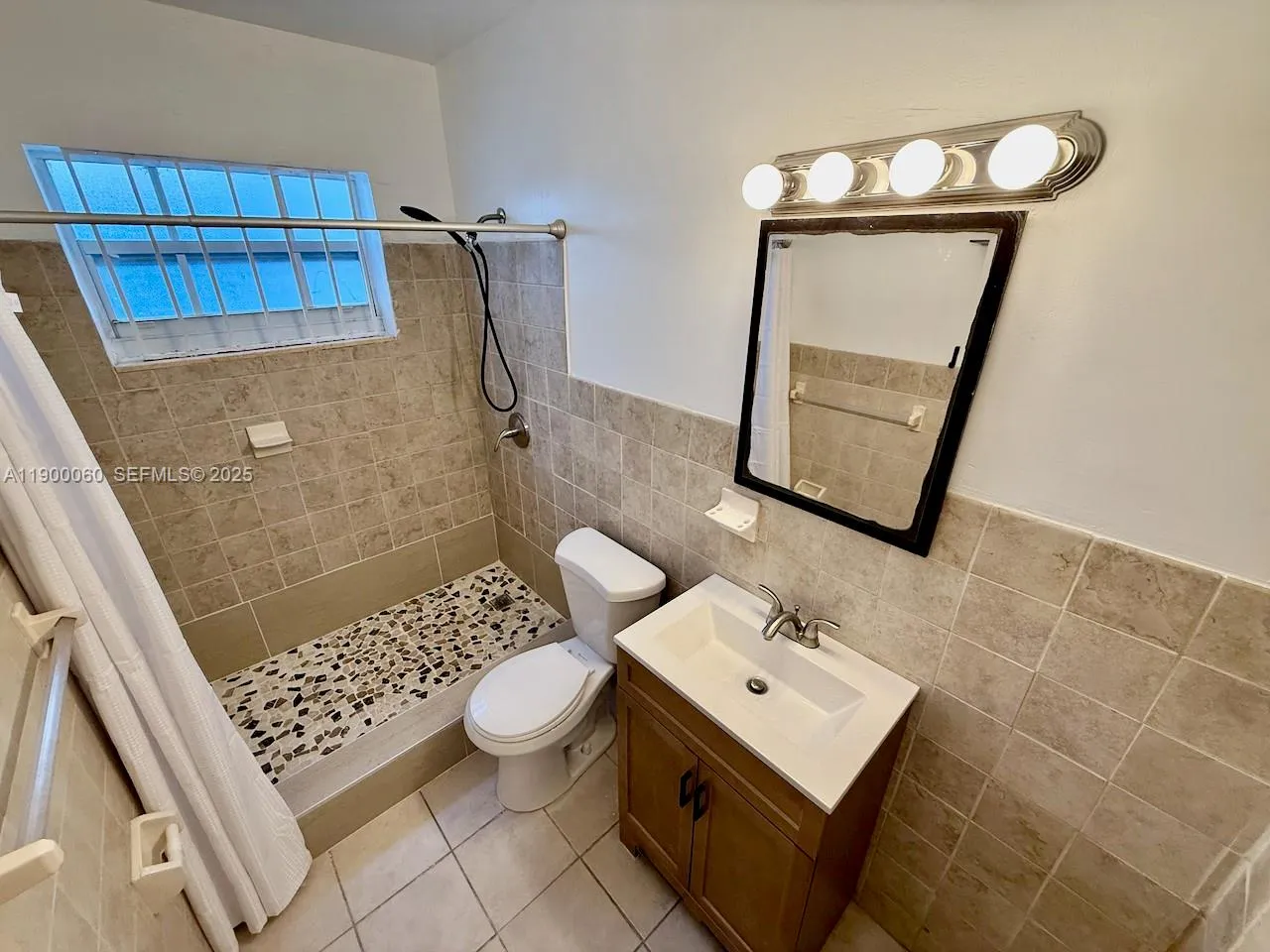 8000 Tatum Waterway Dr # 1, Miami Beach FL 33141