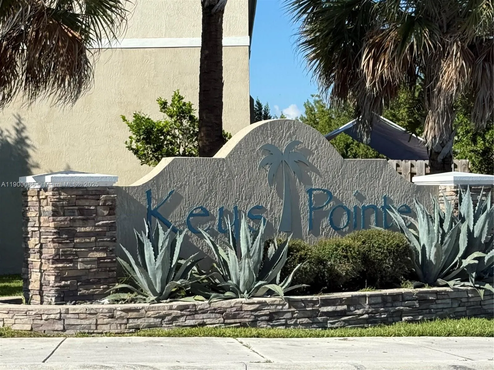 2 bedroom 2 bath for sale at 484 NE 5th St, Florida City FL 33034