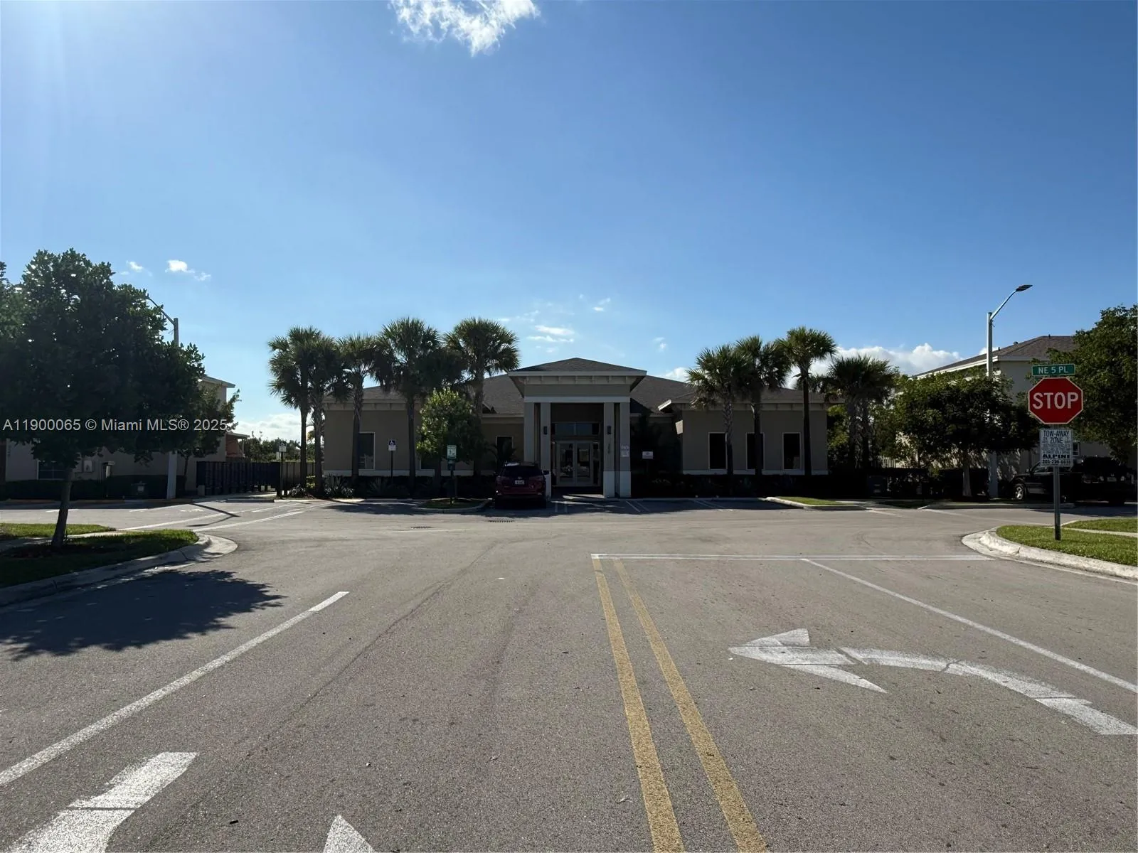 484 NE 5th St, Florida City FL 33034