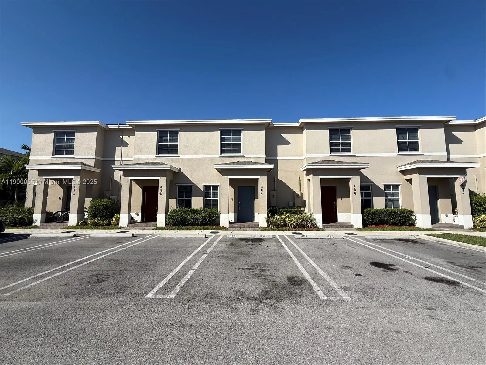 484 NE 5th St, Florida City FL 33034