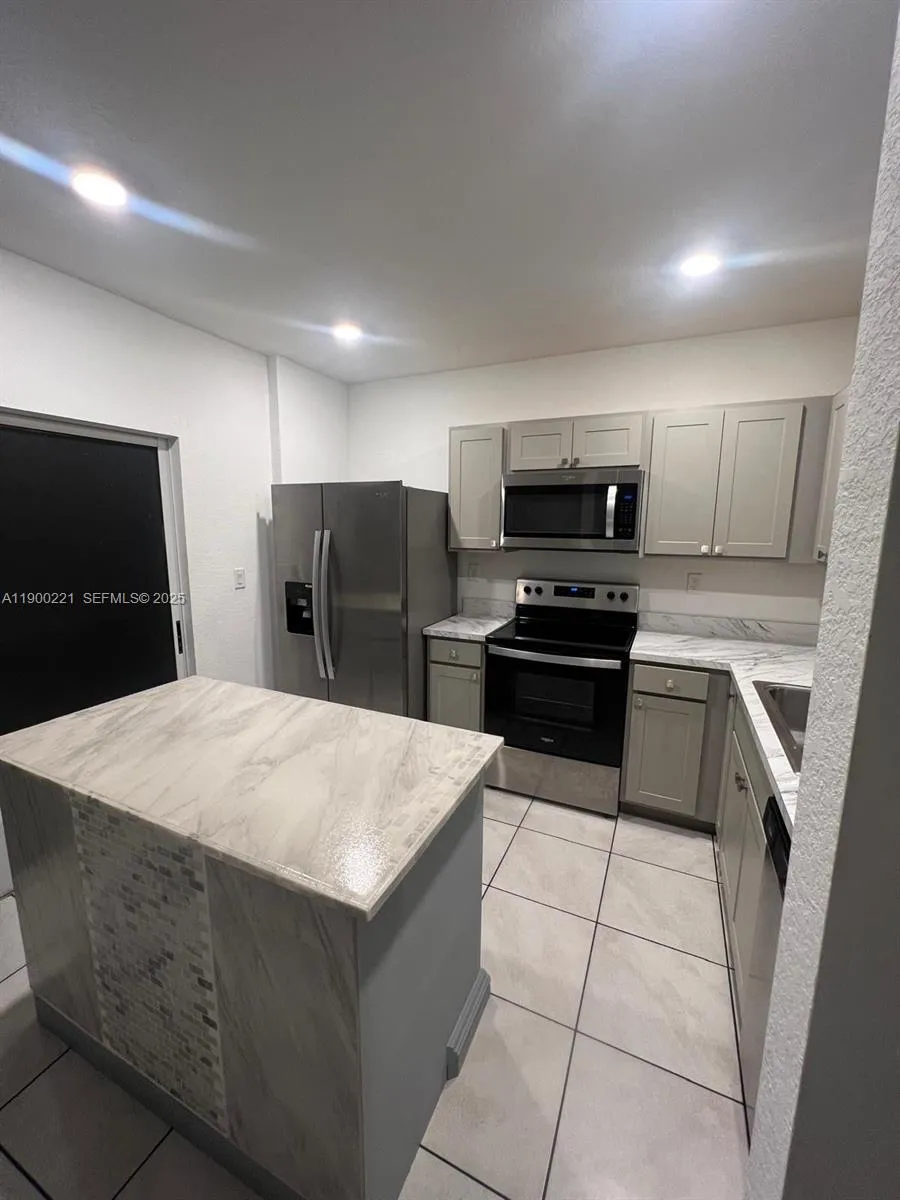 480 NE 4th Ter, Florida City FL 33034