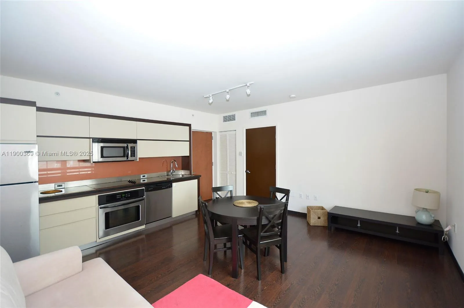 1 bedroom 1 bath for sale at 435 21st St # 205, Miami Beach FL 33139