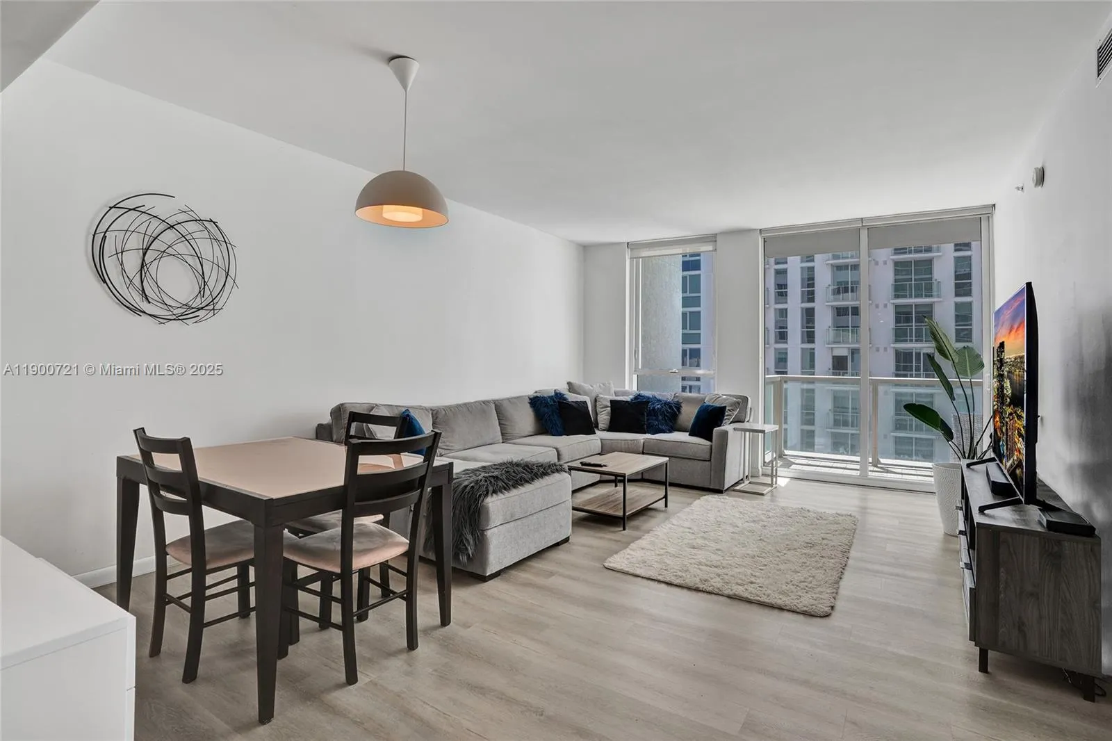253 NE 2nd St # 1706, Miami FL 33132