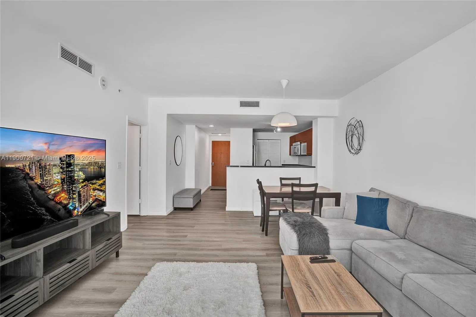 253 NE 2nd St # 1706, Miami FL 33132