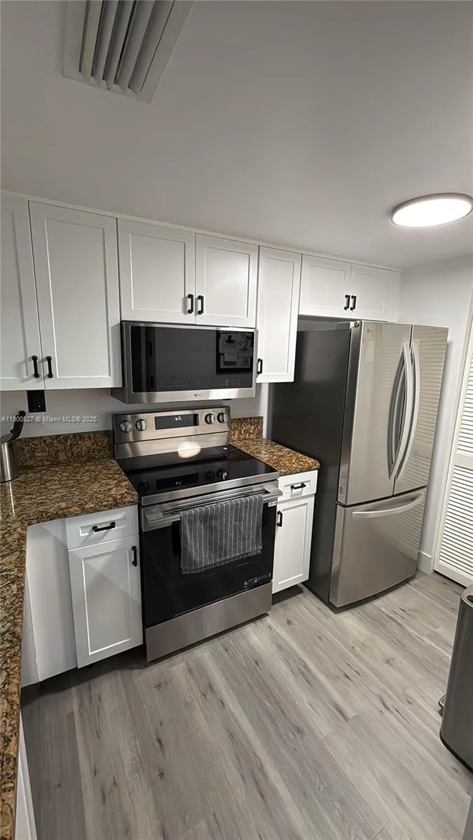 1 bedroom 1 bath for sale at 650 West Ave # 303, Miami Beach FL 33139