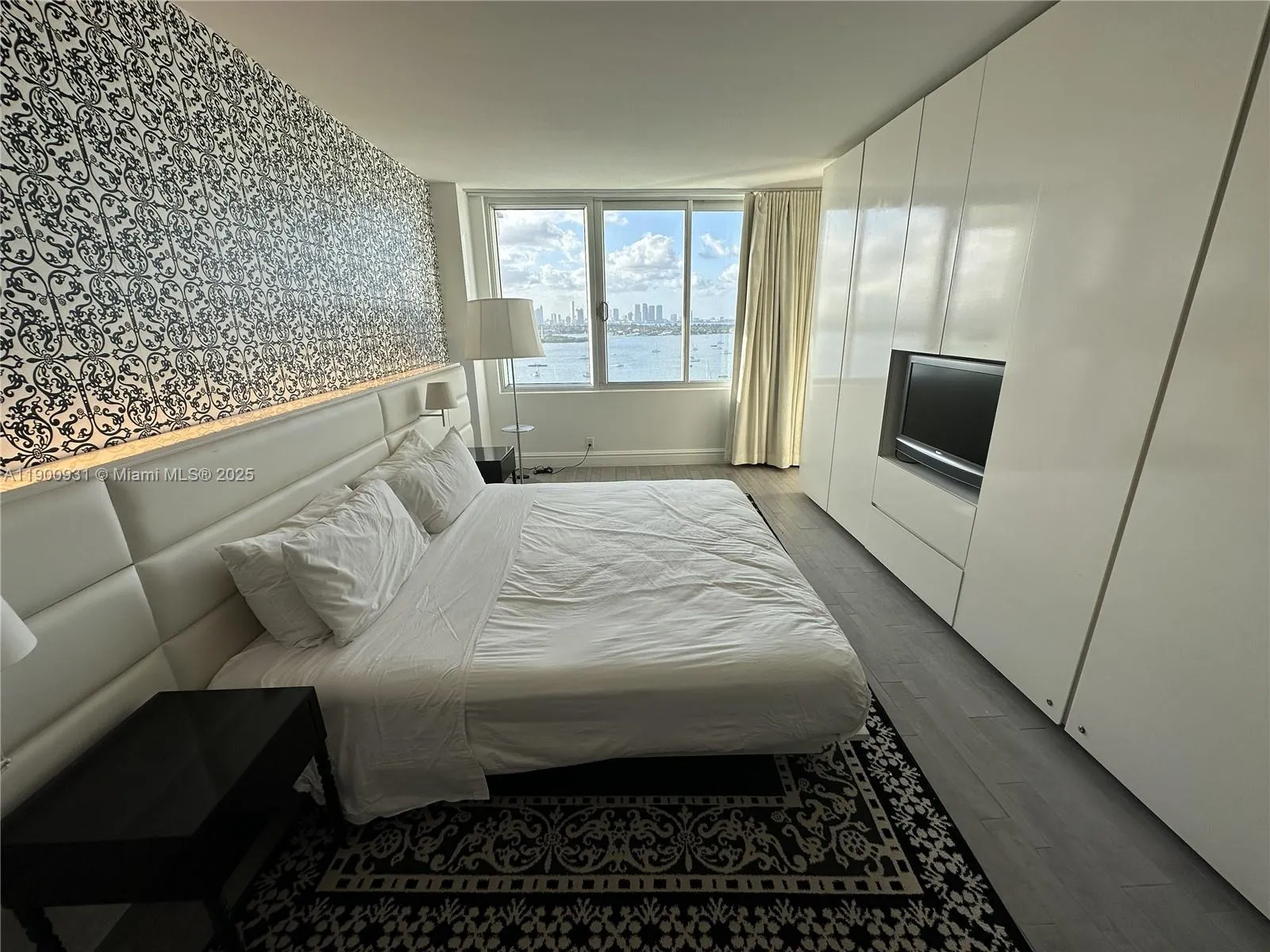 1100 West Ave # 1520, Miami Beach FL 33139