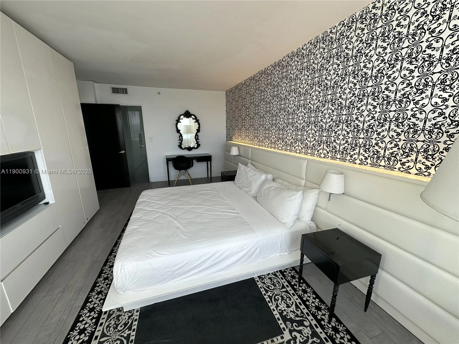 1100 West Ave # 1520, Miami Beach FL 33139