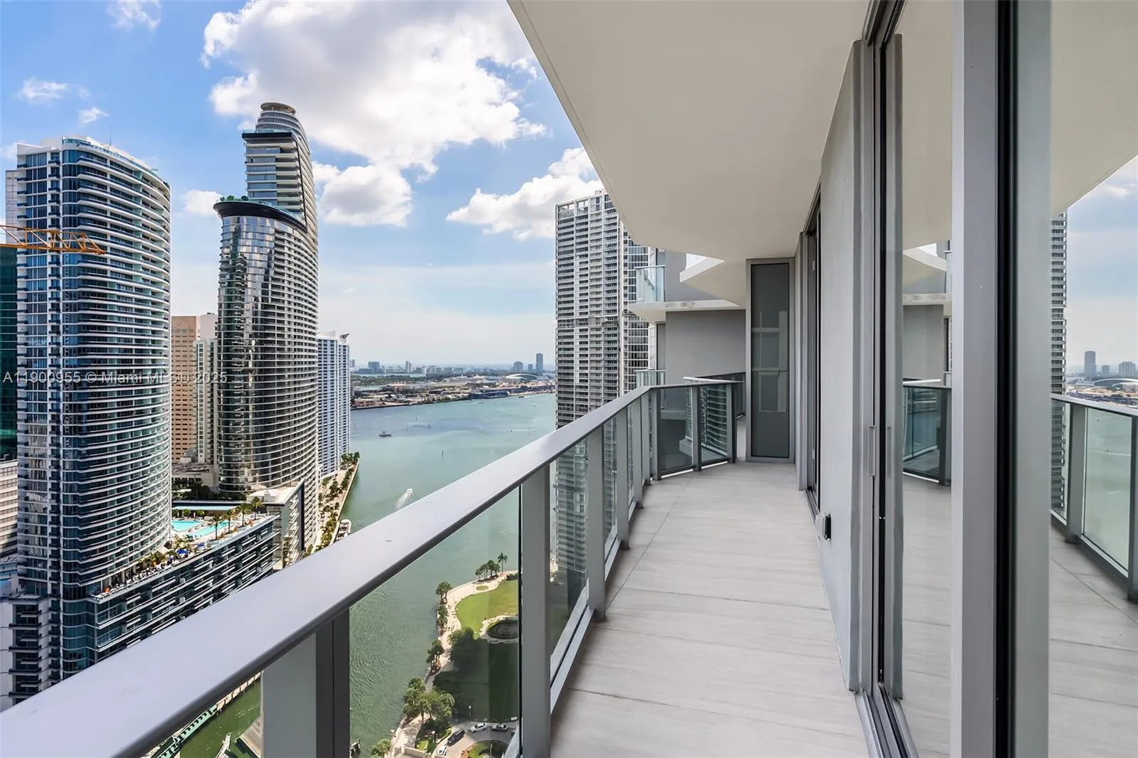 2 bedroom 2 bath for sale at 77 SE 5th Street # 2806, Miami FL 33131