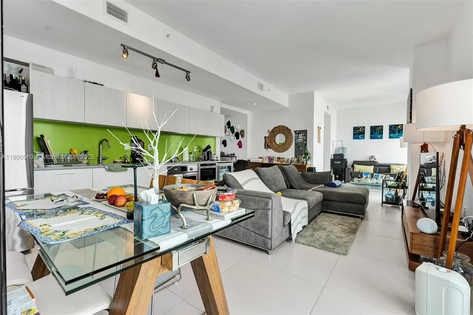 1 bedroom 1 bath for sale at 501 NE 31 # 4305, Miami FL 33137