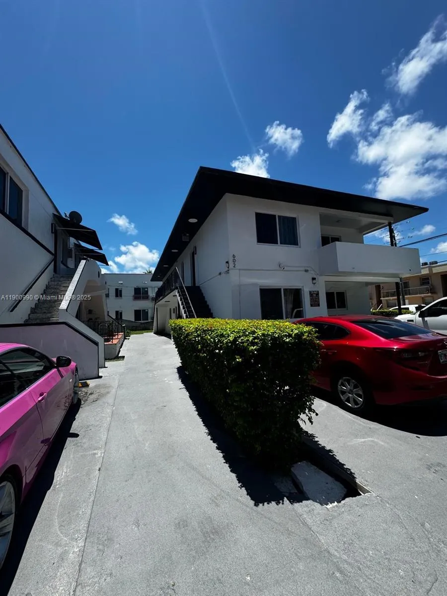 602 SW 13th Ave, Miami FL 33135