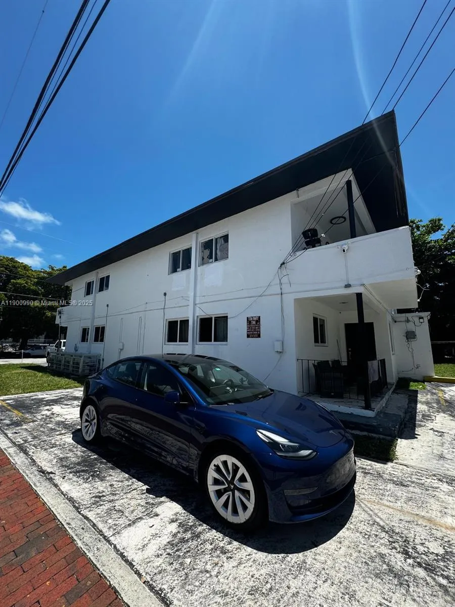 602 SW 13th Ave, Miami FL 33135