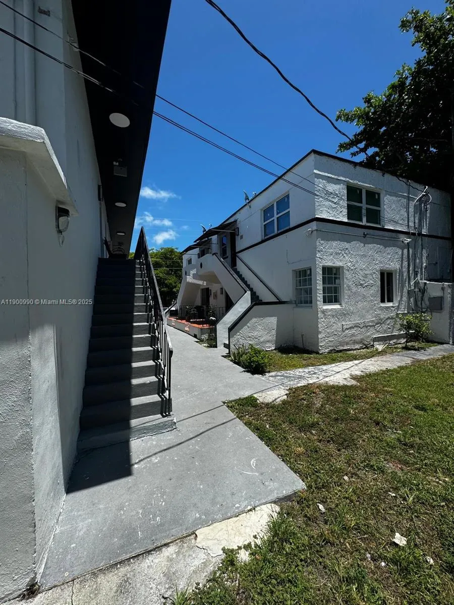 602 SW 13th Ave, Miami FL 33135