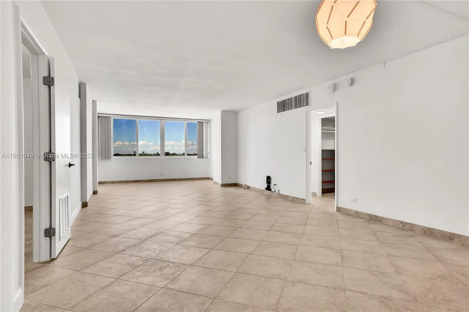 5005 Collins Ave, Miami Beach FL 33140