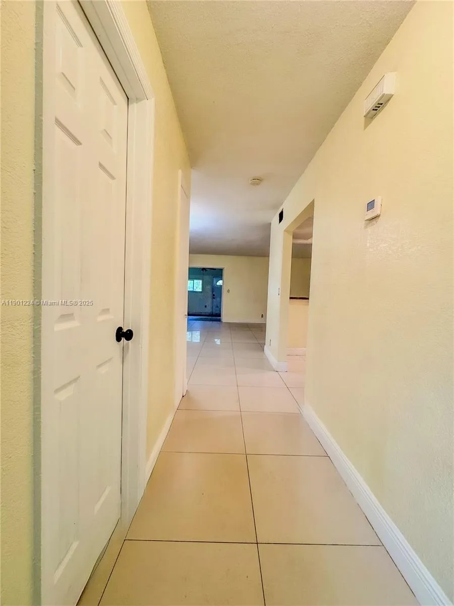 906 SW 74th Ave, North Lauderdale FL 33068