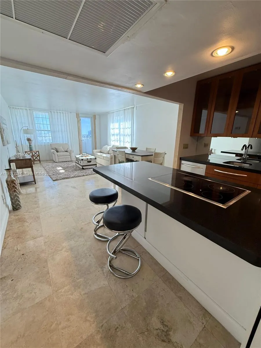 2 bedroom 2 bath for sale at 100 Lincoln Rd # 1111, Miami Beach FL 33139