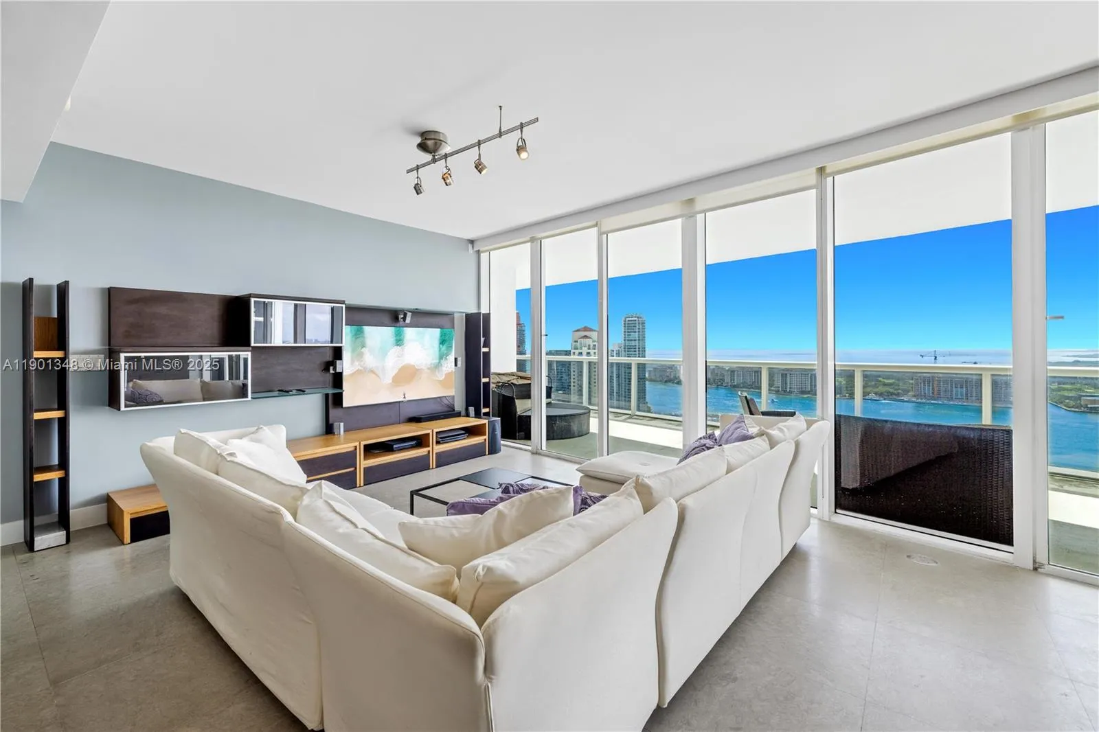 400 Alton Rd # 3006, Miami Beach FL 33139