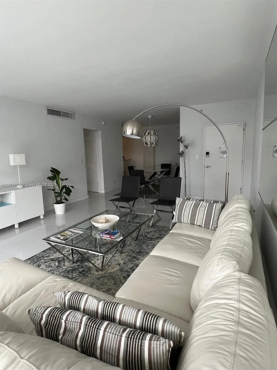 5601 Collins Ave # 1115, Miami Beach FL 33140