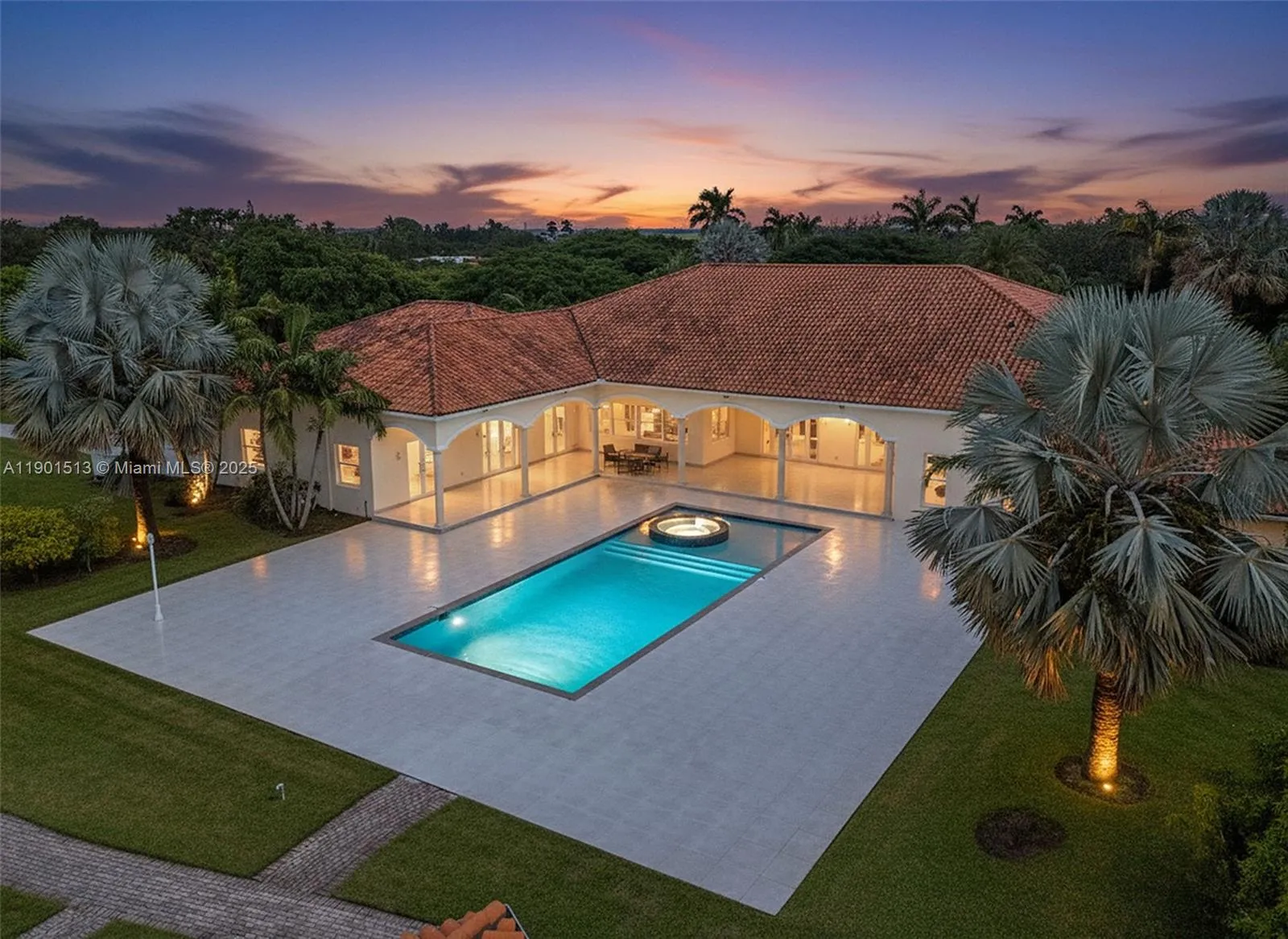 7 bedroom 6 bath for sale at 14950 SW 179th Ave, Miami FL 33196