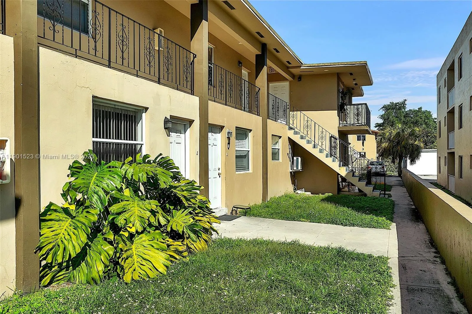 225 SW 18th Ave, Miami FL 33135