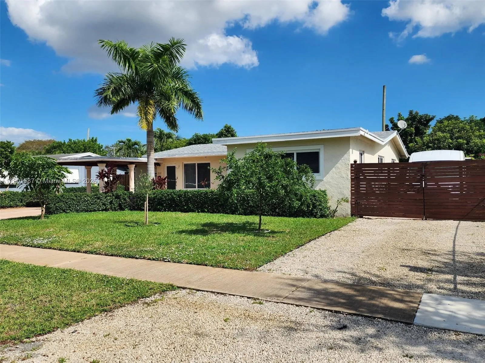 2140 SW 36th Ave, Fort Lauderdale FL 33312