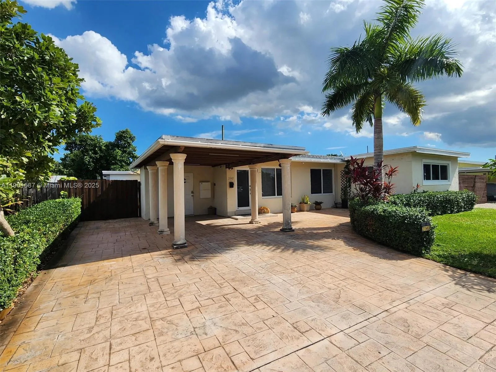 2140 SW 36th Ave, Fort Lauderdale FL 33312