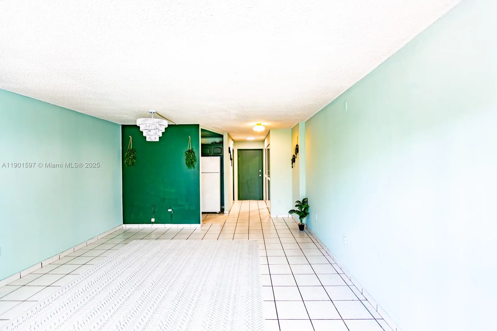 7620 Carlyle Ave # 205, Miami Beach FL 33141