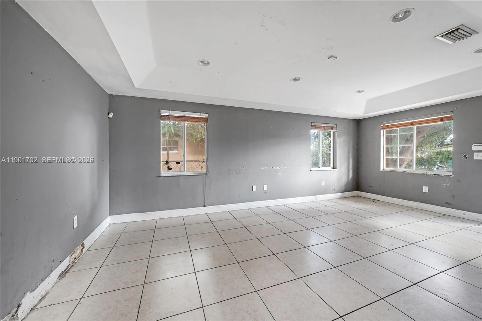 2951 NW 57th St, Miami FL 33142