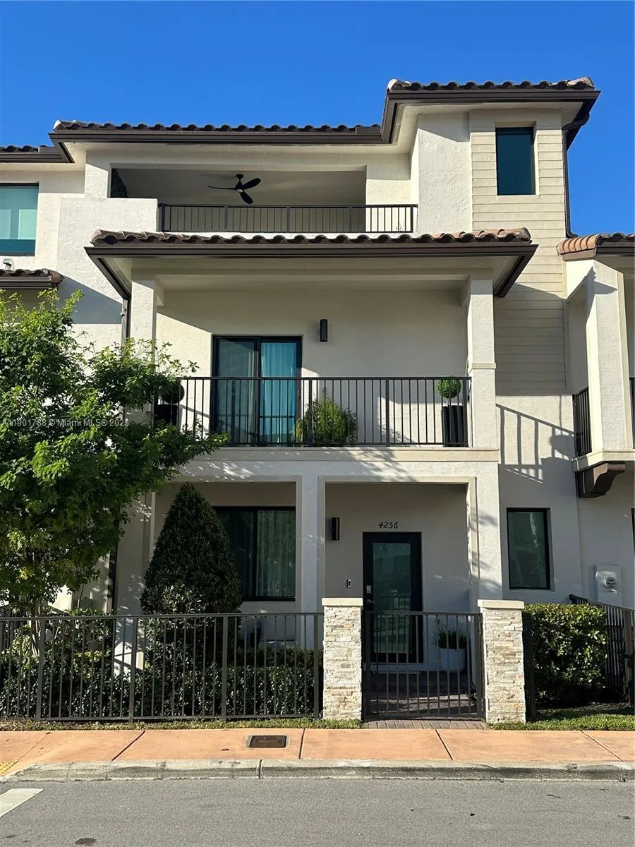 3 bedroom 2 bath for sale at 4256 NW 83rd Ave, Doral FL 33166