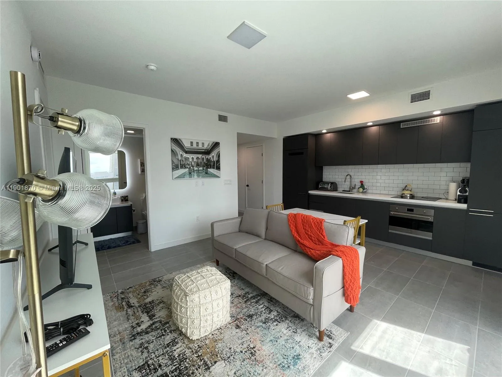 227 NE 2nd St # 1606, Miami FL 33132