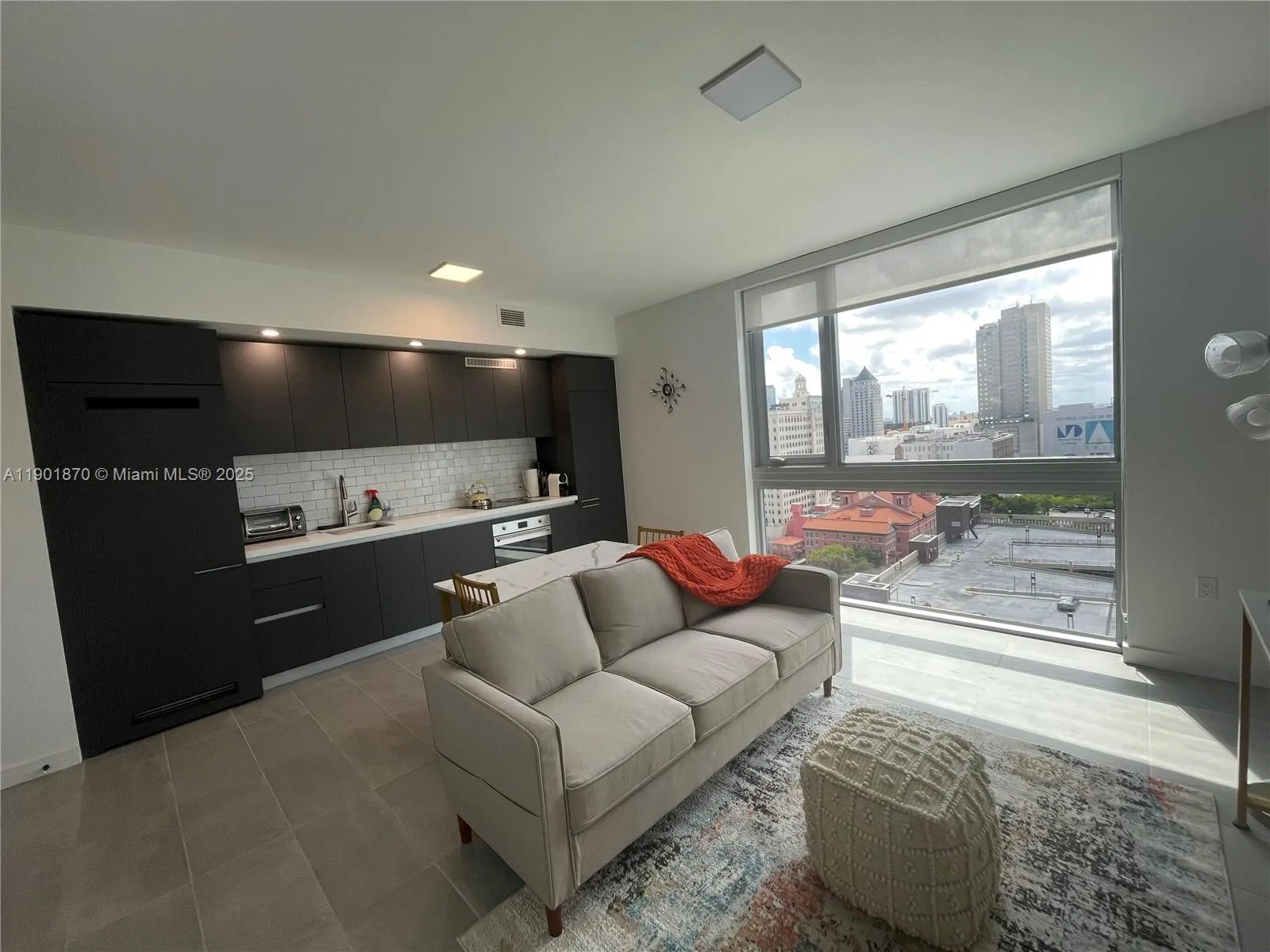 227 NE 2nd St # 1606, Miami FL 33132