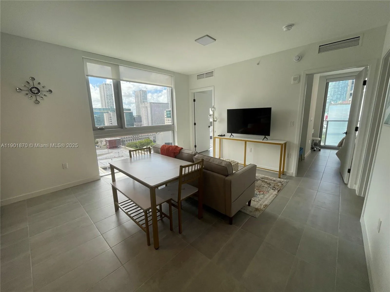 227 NE 2nd St # 1606, Miami FL 33132