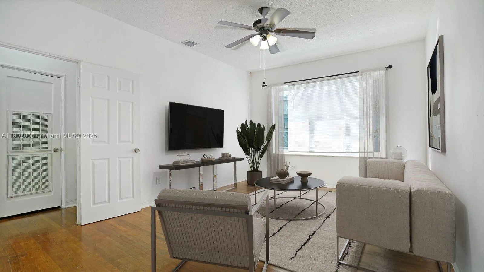 1 bedroom 1 bath for sale at 825 Jefferson Ave # 4, Miami Beach FL 33139