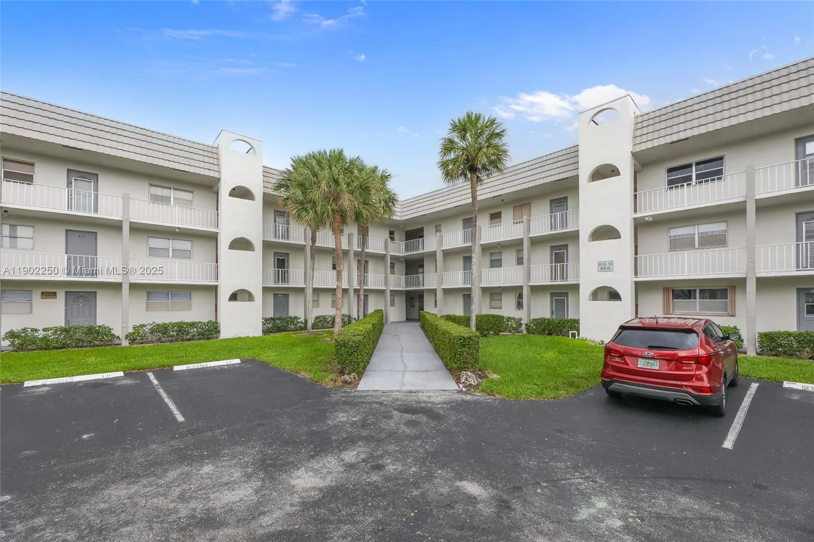 8510 Sunrise Lakes Blvd # 202, Sunrise FL 33322
