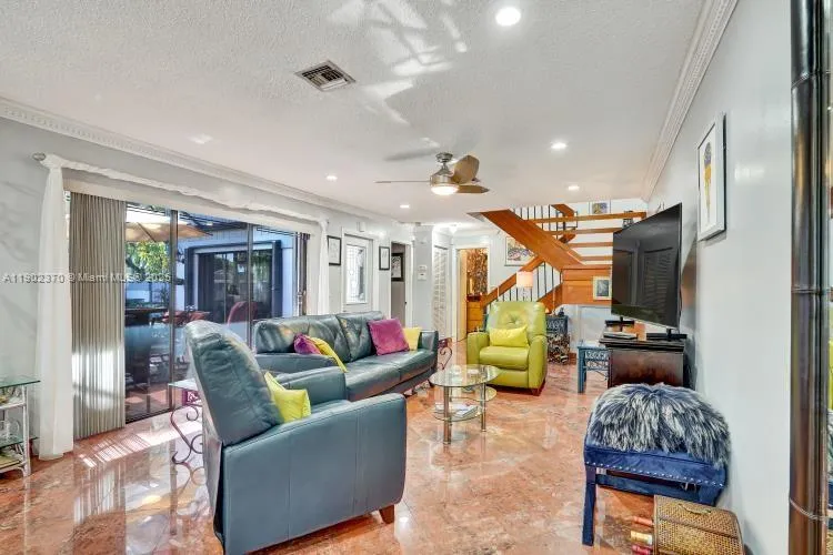 10026 NW 52nd Ter, Doral FL 33178