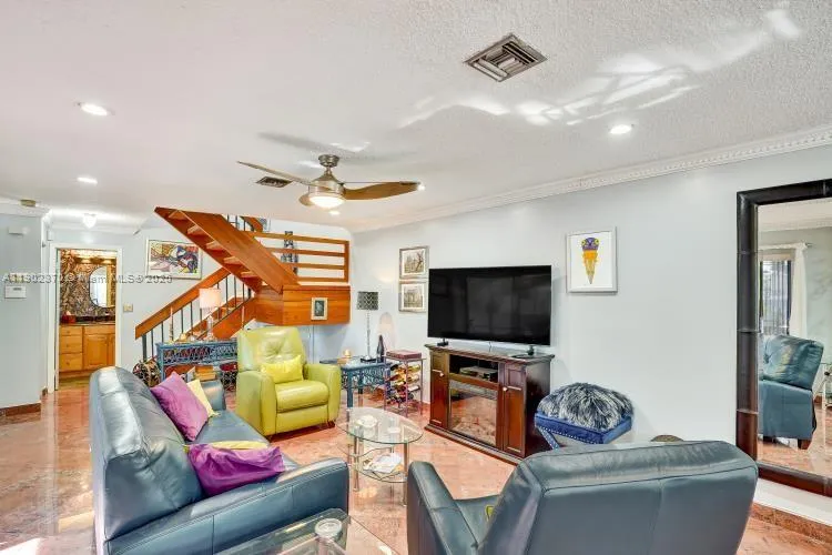 10026 NW 52nd Ter, Doral FL 33178
