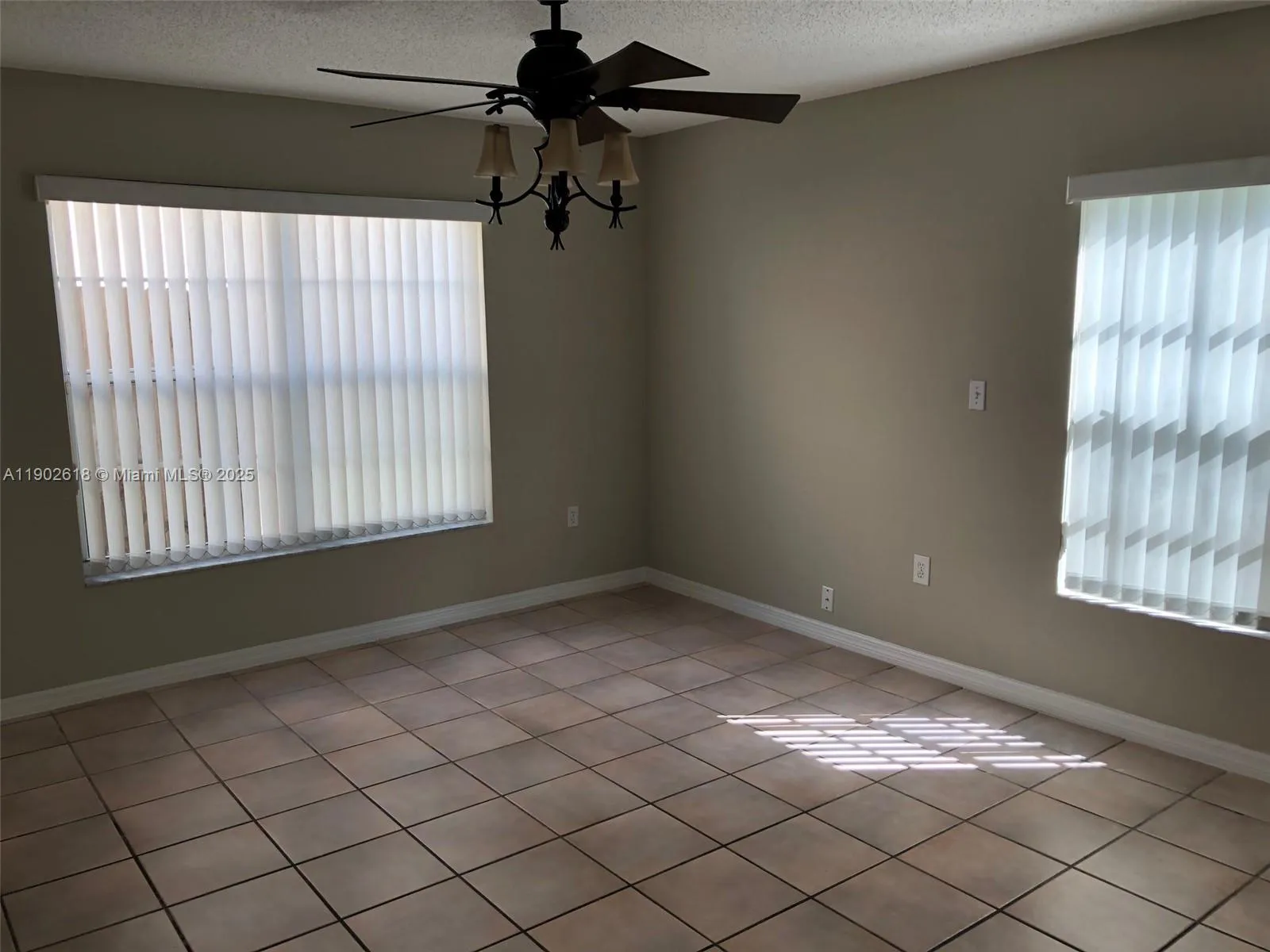 11274 SW 64 LN, Miami FL 33173