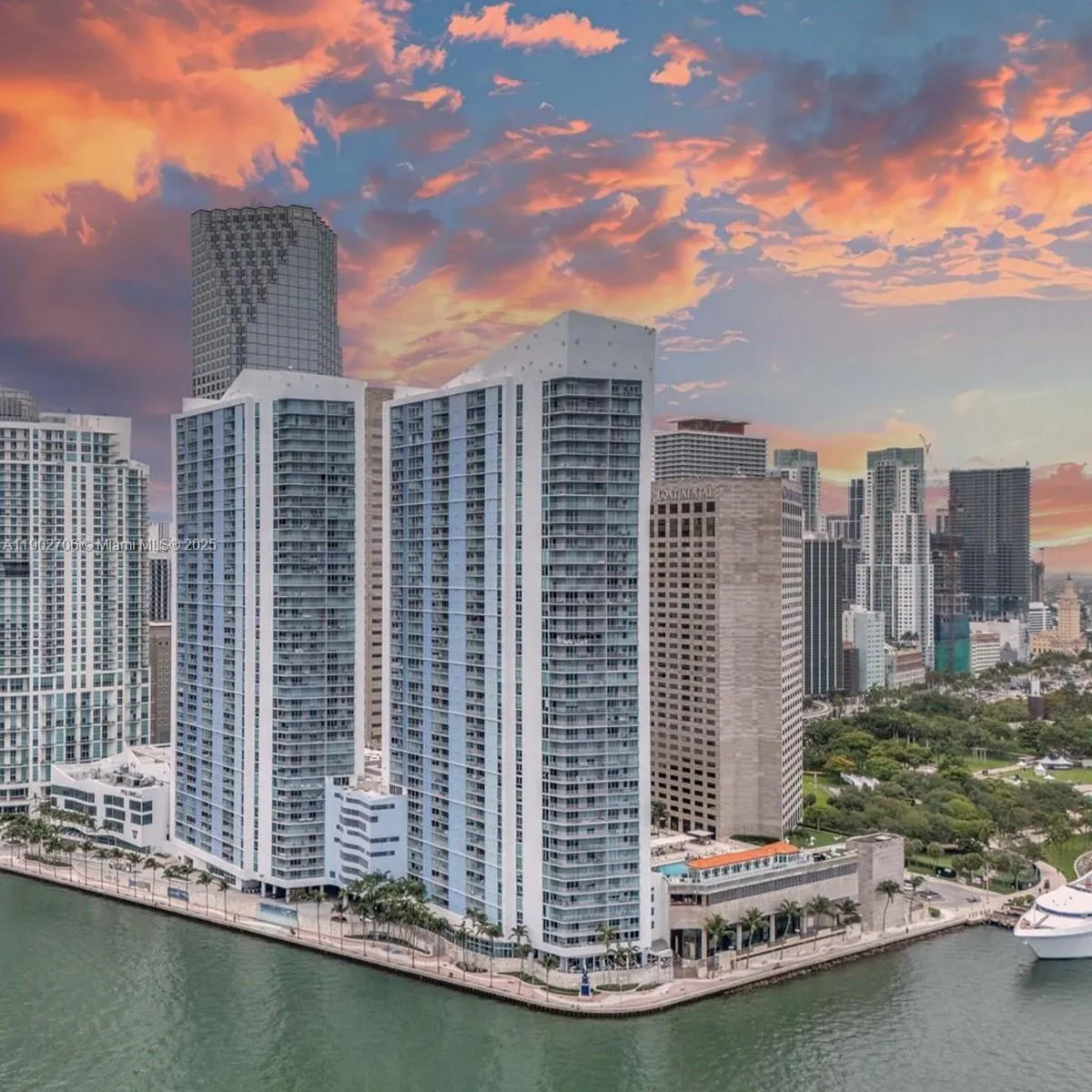 2 bedroom 2 bath for sale at 335 S Biscayne Blvd # 2200, Miami FL 33131
