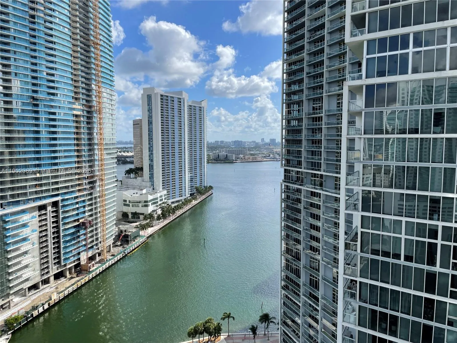 2 bedroom 2 bath for rent at 485 Brickell Ave # 2602, Miami FL 33131