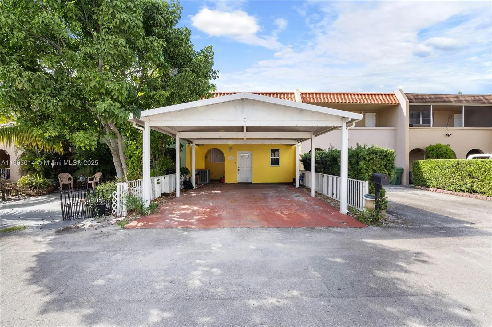 2 bedroom 2 bath for sale at 7144 W 2nd Ln, Hialeah FL 33014